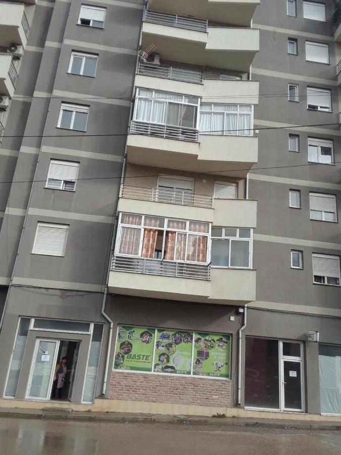 Petro Apartment Korce Exterior photo