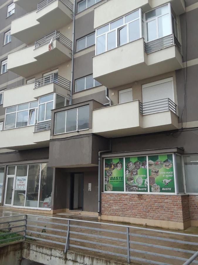 Petro Apartment Korce Exterior photo