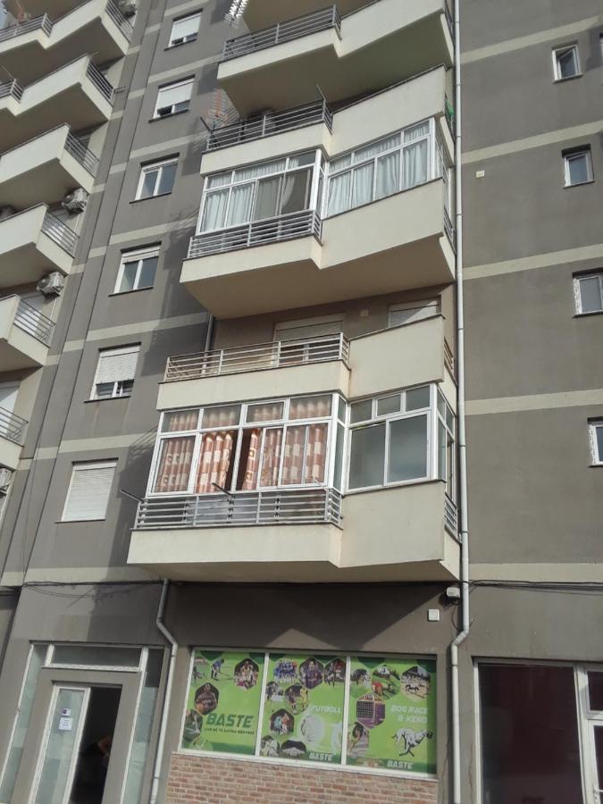 Petro Apartment Korce Exterior photo