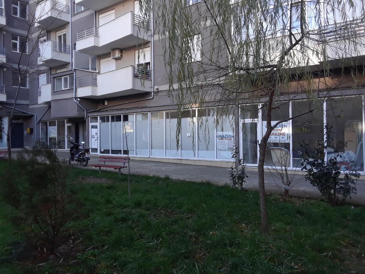 Petro Apartment Korce Exterior photo