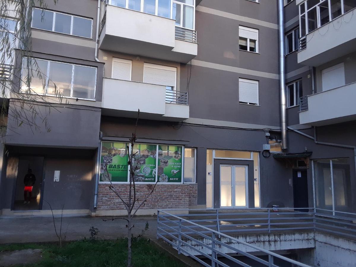 Petro Apartment Korce Exterior photo