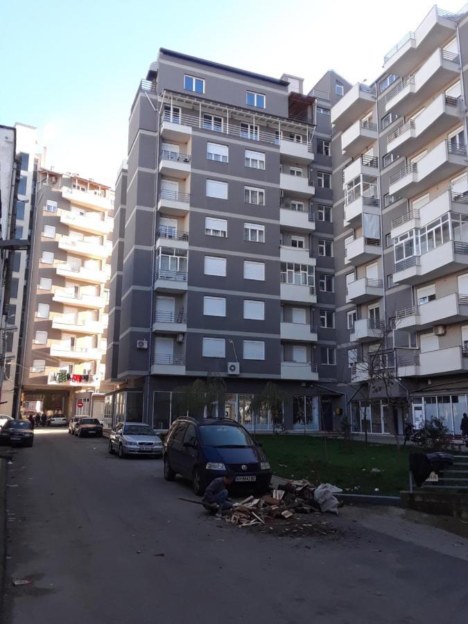 Petro Apartment Korce Exterior photo