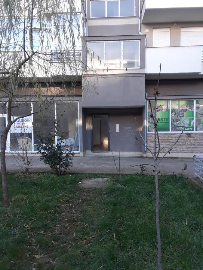 Petro Apartment Korce Exterior photo